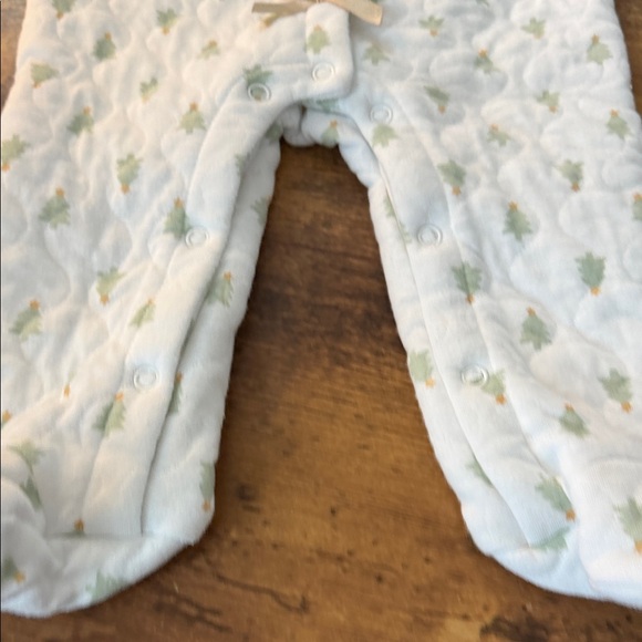 Adorable Holiday White and Gold Kids Footie - Picture 6 of 8